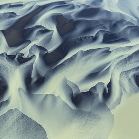 volcanic-river-iceland-andre-ermolaev-10